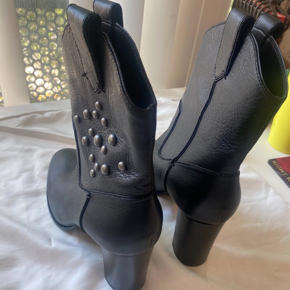 Lauren Ralph Lauren | Micah Studded Leather Boots | Womens US 10 - Picture 13 of 14